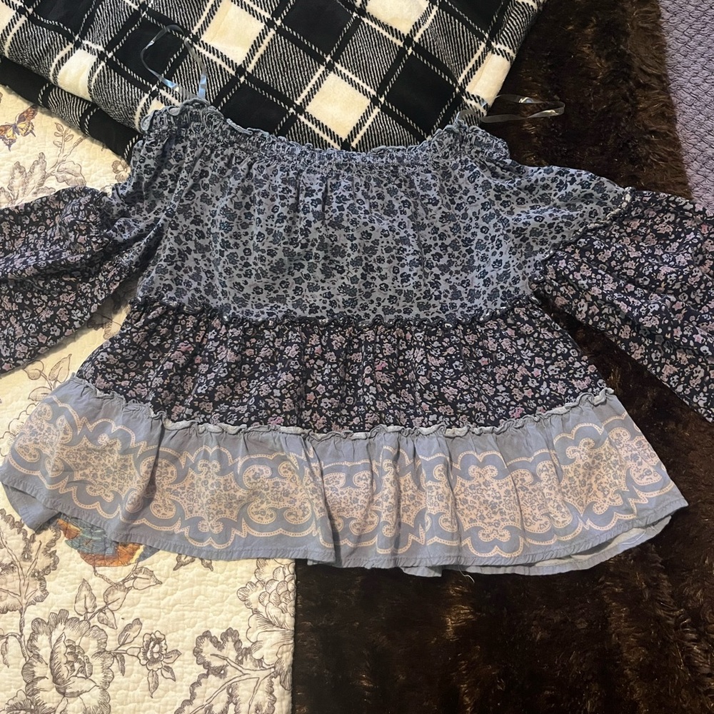 Aéropostale off-the-shoulder crop top
